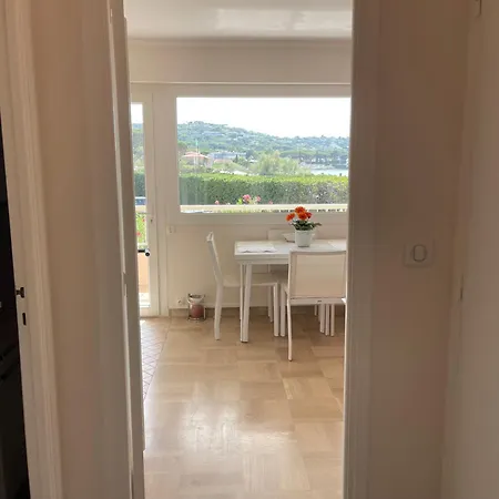 Apartment Bouillabaisse *